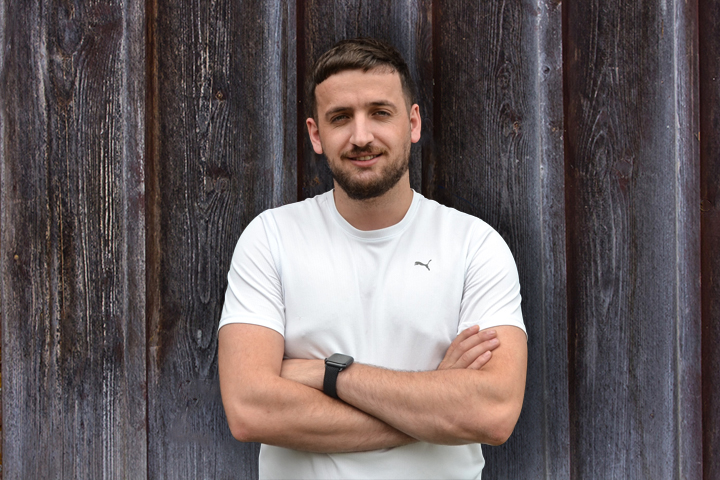 portrait_enver_web@2x